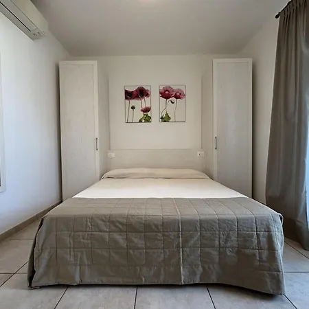 Stunning With Shared Pool Apartman Bibione