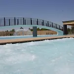 Daire Stunning With Shared Pool *